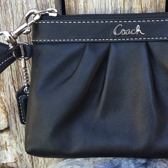 Coach Vintage Y2K Wristlet Leather Black - Picture 3 of 16